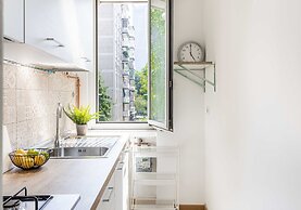 JOIVY Adorable Flat W/ Balcony