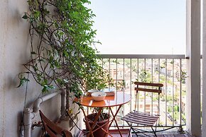 JOIVY Homey 1-Bed W/View Near Citylife