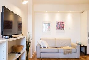 JOIVY Homey 1-Bed W/View Near Citylife