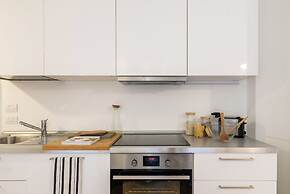 JOIVY Homey 1-Bed W/View Near Citylife