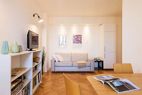 JOIVY Homey 1-Bed W/View Near Citylife