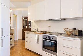 JOIVY Homey 1-Bed W/View Near Citylife