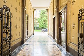 JOIVY Classic Top-Floor Studio By Park