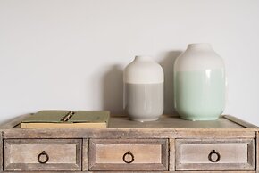 JOIVY Classic Top-Floor Studio By Park