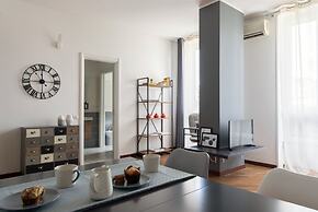 JOIVY Superb Flat W/Home Office