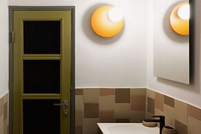 JOIVY Smart 1-Bed W/ Modern Amenities