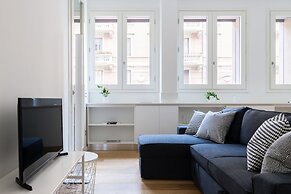 JOIVY Lovely 1-Bed W/Balcony & Parking