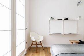 JOIVY Lovely 1-Bed W/Balcony & Parking