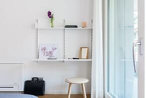 JOIVY Stylish 1-Bedroom Flat