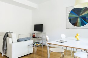 JOIVY Stylish 1-Bedroom Flat