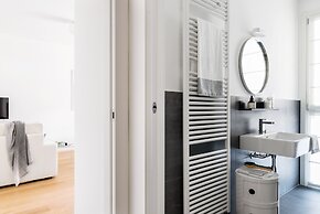 JOIVY Stylish 1-Bedroom Flat