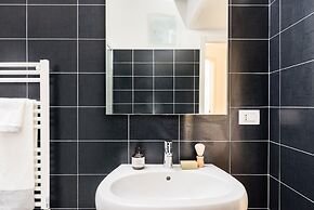 Altido Sunny 1-Bed Flat With/ Balcony