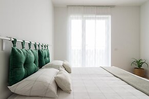 JOIVY Uptown Apartments