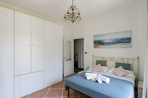 JOIVY Lovely Flat W/Balcony