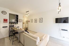 JOIVY Flat W/Terrace & Parking