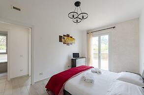 JOIVY Flat W/Terrace & Parking