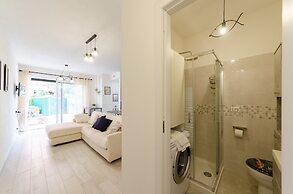 JOIVY Flat W/Terrace & Parking