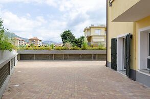 JOIVY Flat W/Terrace & Parking