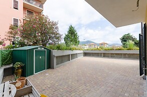 JOIVY Flat W/Terrace & Parking