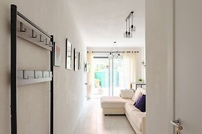 JOIVY Flat W/Terrace & Parking