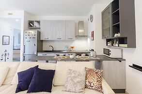 JOIVY Flat W/Terrace & Parking