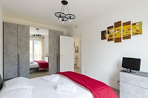 JOIVY Flat W/Terrace & Parking