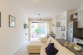 JOIVY Flat W/Terrace & Parking