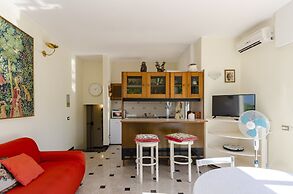 JOIVY Flat W/Terrace & Sea View