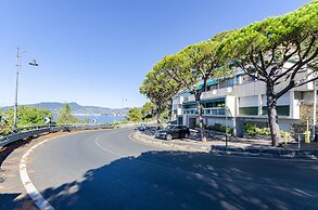 JOIVY Flat W/Terrace & Sea View