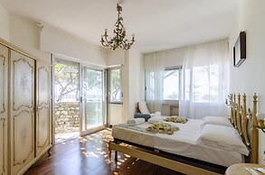 JOIVY Flat W/Terrace & Sea View