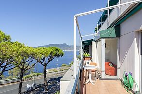 JOIVY Flat W/Terrace & Sea View