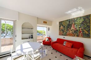 JOIVY Flat W/Terrace & Sea View