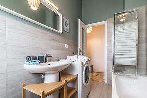 JOIVY Modern 1-Bed Flat W/Balcony