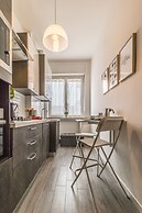 JOIVY Modern 1-Bed Flat W/Balcony