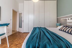 Altido Modern 1-Bed Flat W/Balcony