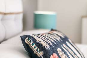 JOIVY Modern 1-Bed Flat W/Balcony