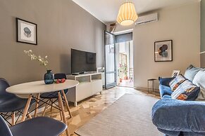 JOIVY Modern 1-Bed Flat W/Balcony