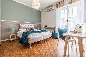 JOIVY Modern 1-Bed Flat W/Balcony