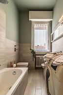 JOIVY Modern 1-Bed Flat W/Balcony