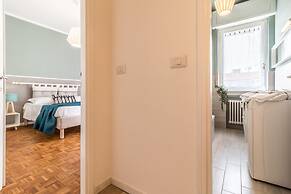 JOIVY Modern 1-Bed Flat W/Balcony