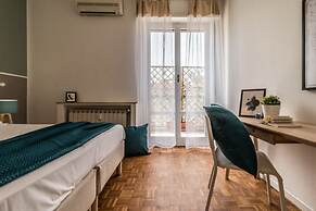 JOIVY Modern 1-Bed Flat W/Balcony