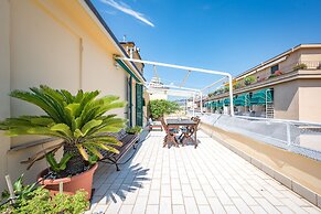 JOIVY Penthouse Flat W/Terrace