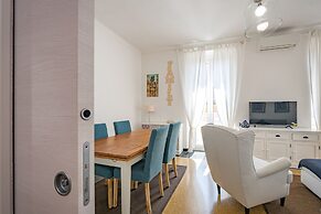 JOIVY Penthouse Flat W/Terrace