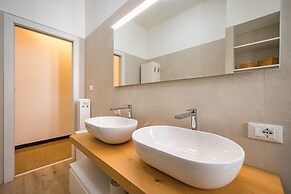 JOIVY Penthouse Flat W/Terrace