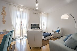 JOIVY Penthouse Flat W/Terrace