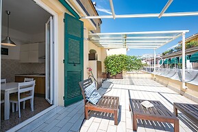 JOIVY Penthouse Flat W/Terrace