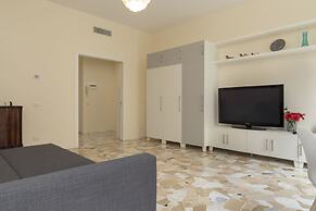 JOIVY Modern 2bed flat with balcony, 250m from M5 Foppa and M2 Sant'Ag