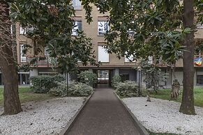 JOIVY Modern 2bed flat with balcony, 250m from M5 Foppa and M2 Sant'Ag