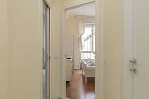 JOIVY Modern 2bed flat with balcony, 250m from M5 Foppa and M2 Sant'Ag