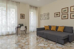 JOIVY Modern 2bed flat with balcony, 250m from M5 Foppa and M2 Sant'Ag